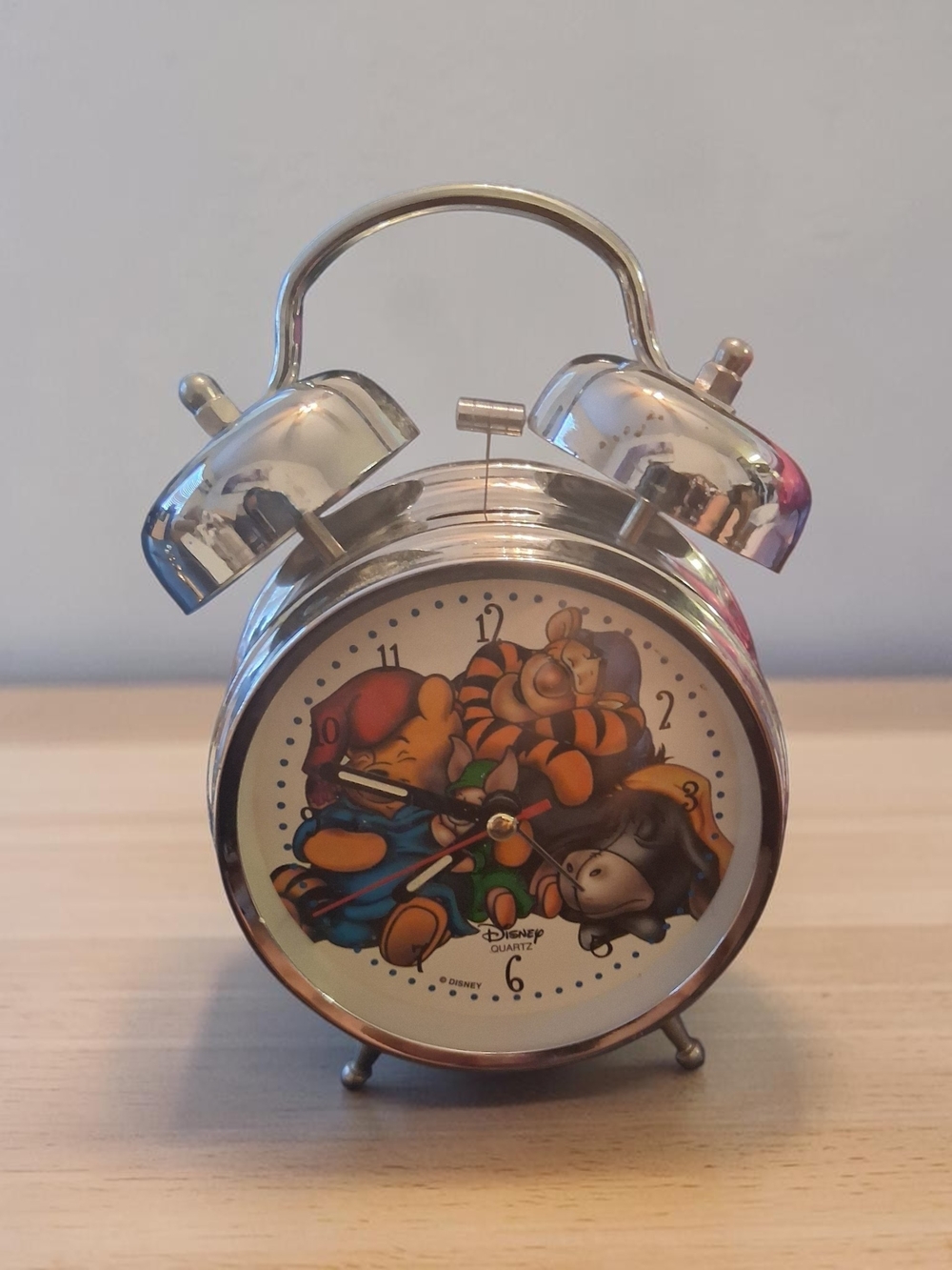 silver-bell quartz alarm clock  nostalgic graphic of Whinnie The Pooh & Friends